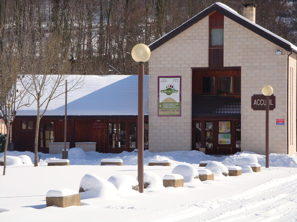 Le Pas De L'Ours Hotel Aston Екстериор снимка